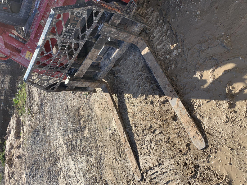 2020 EMKAY 48" Pallet Forks - Emkay