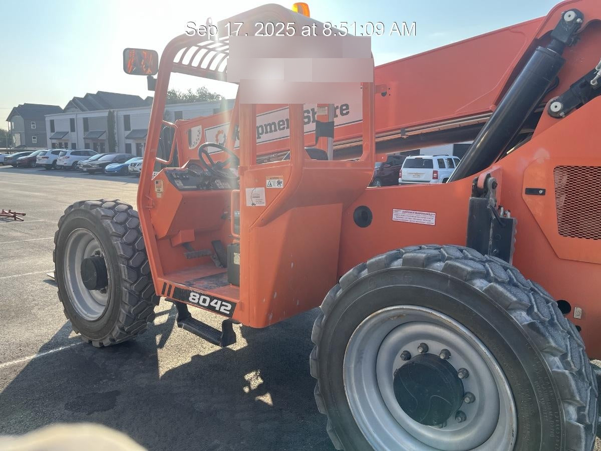 2021 SKYTRAK 8042