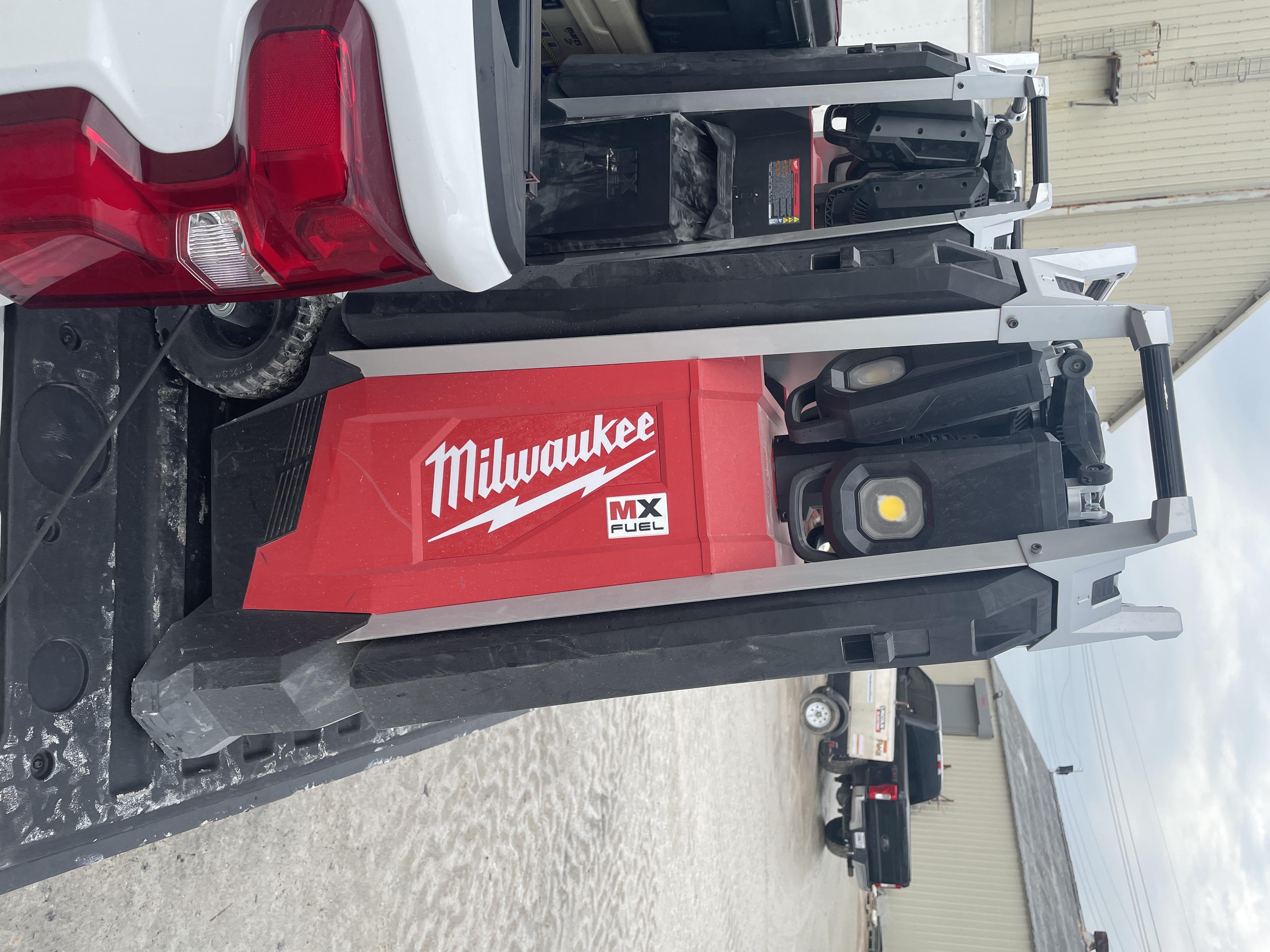 2021 MILWAUKEE MXF041-1XC