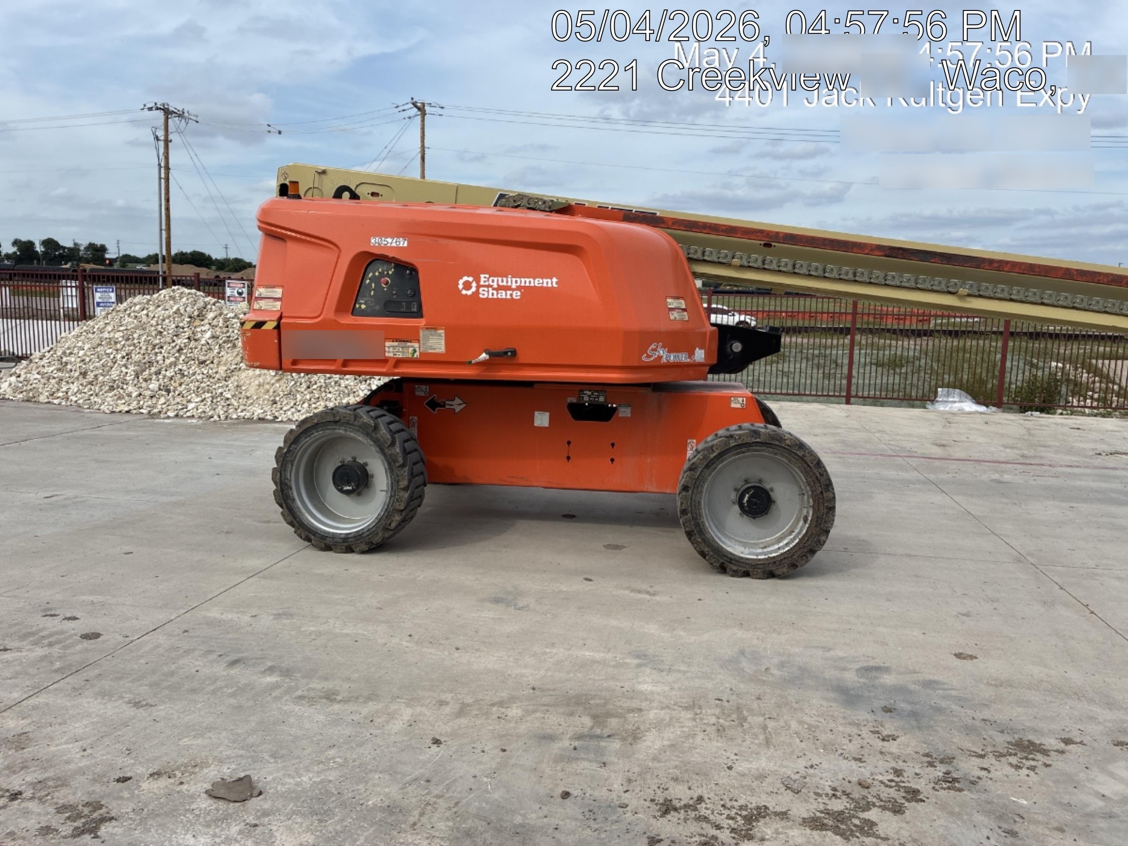 2023 JLG 660SJ
