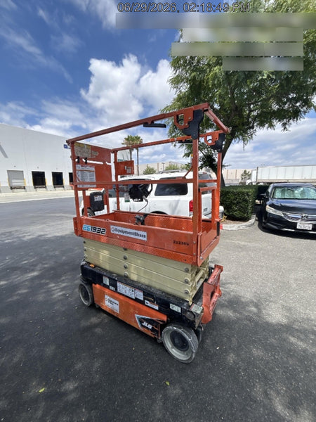 2022 JLG ES1932
