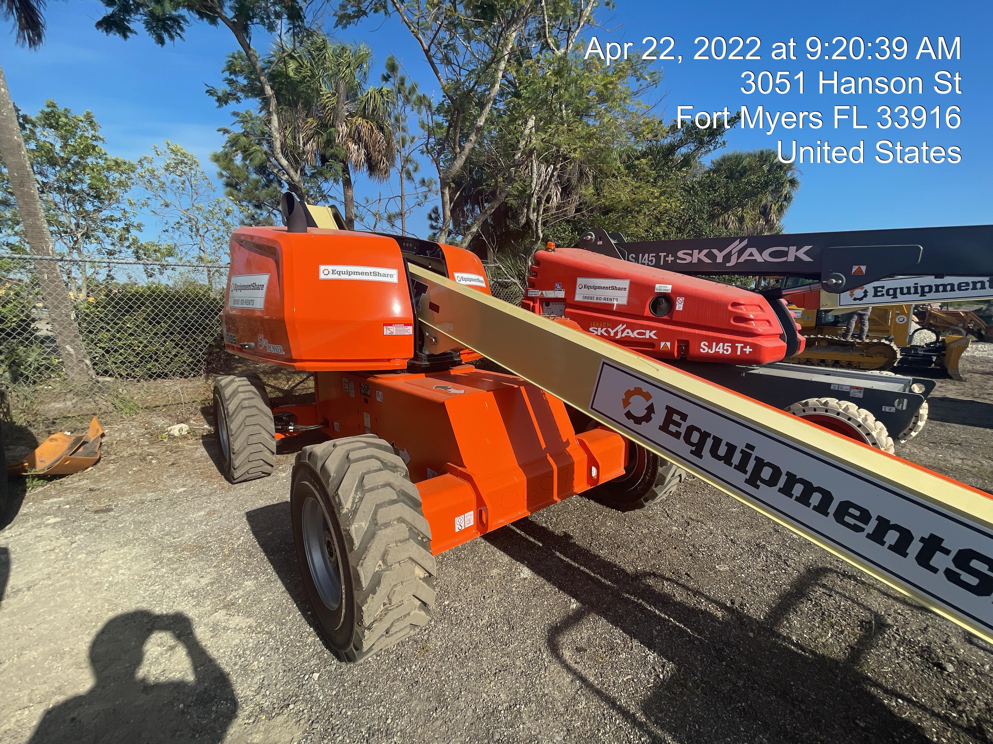 2022 JLG 400S