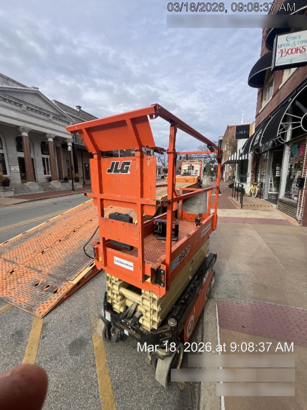 2021 JLG ES1932