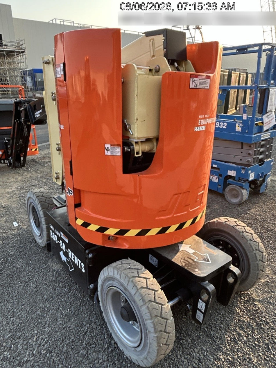 2025 JLG E300AJP