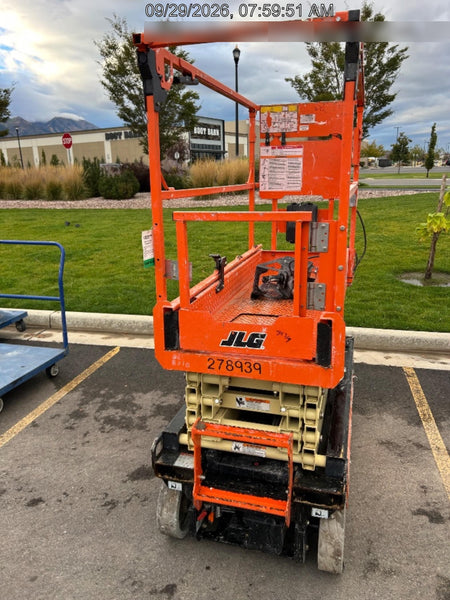 2022 JLG ES1932