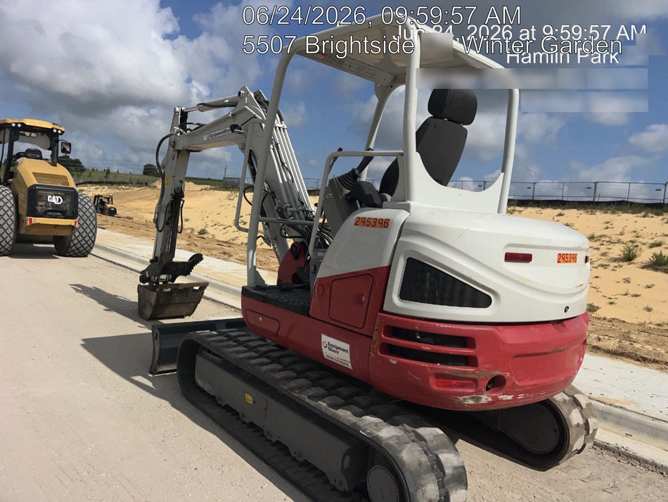 2023 TAKEUCHI TB250-2R