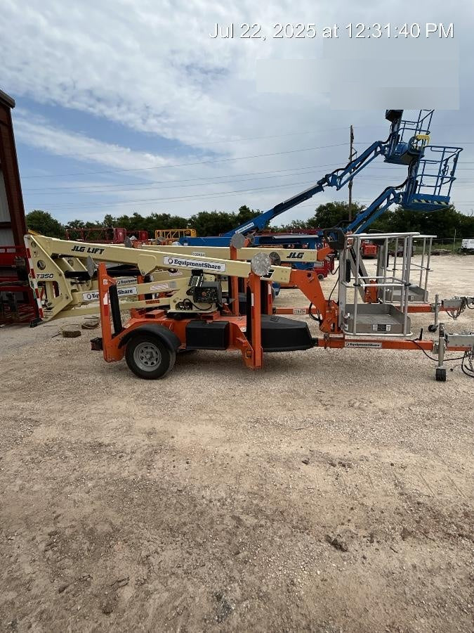 2022 JLG T350