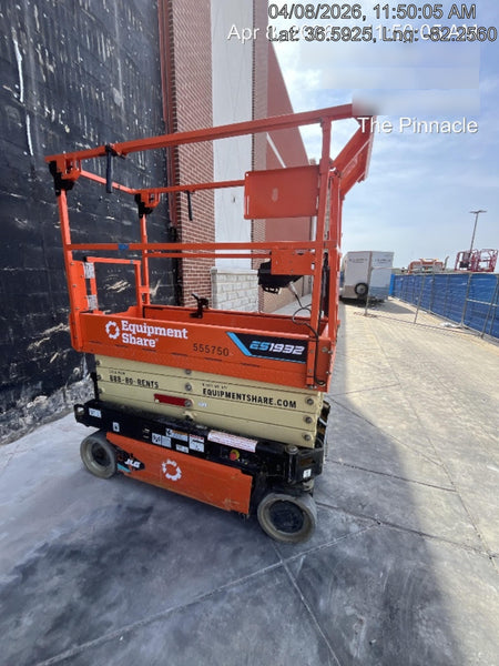 2025 JLG ES1932