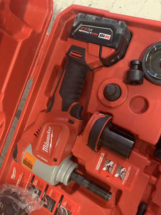 2021 MILWAUKEE 2676-22