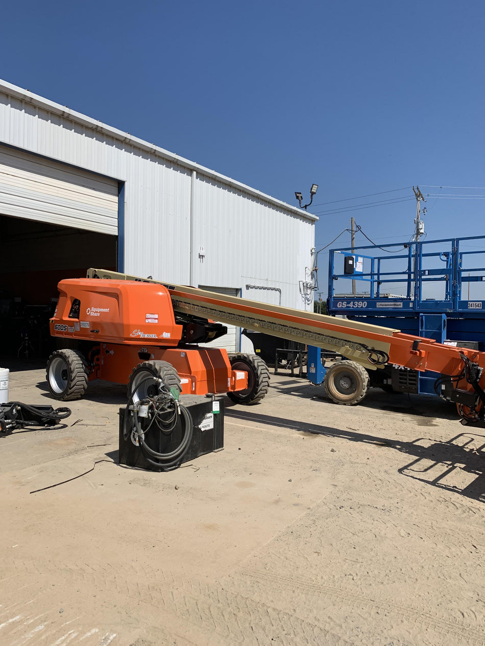 2022 JLG 600S