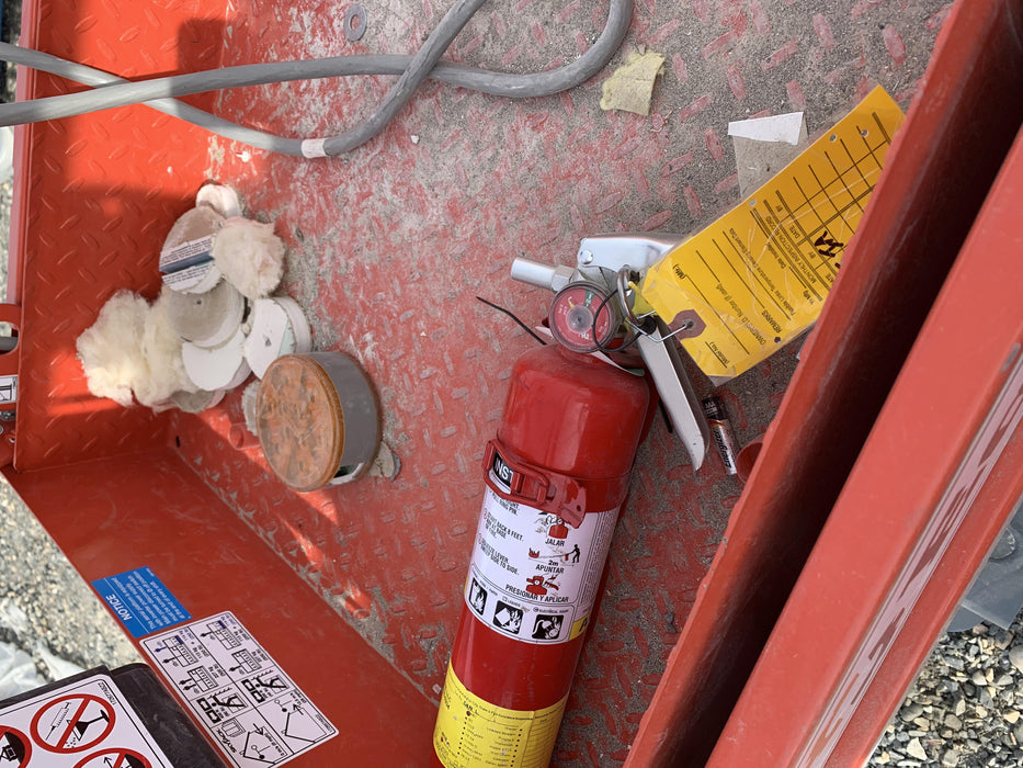 2020 Skyjack SJIII-3219 Solid NM Tires, Half height spring hinged entry gate, Dual Beacons, 800W Inverter