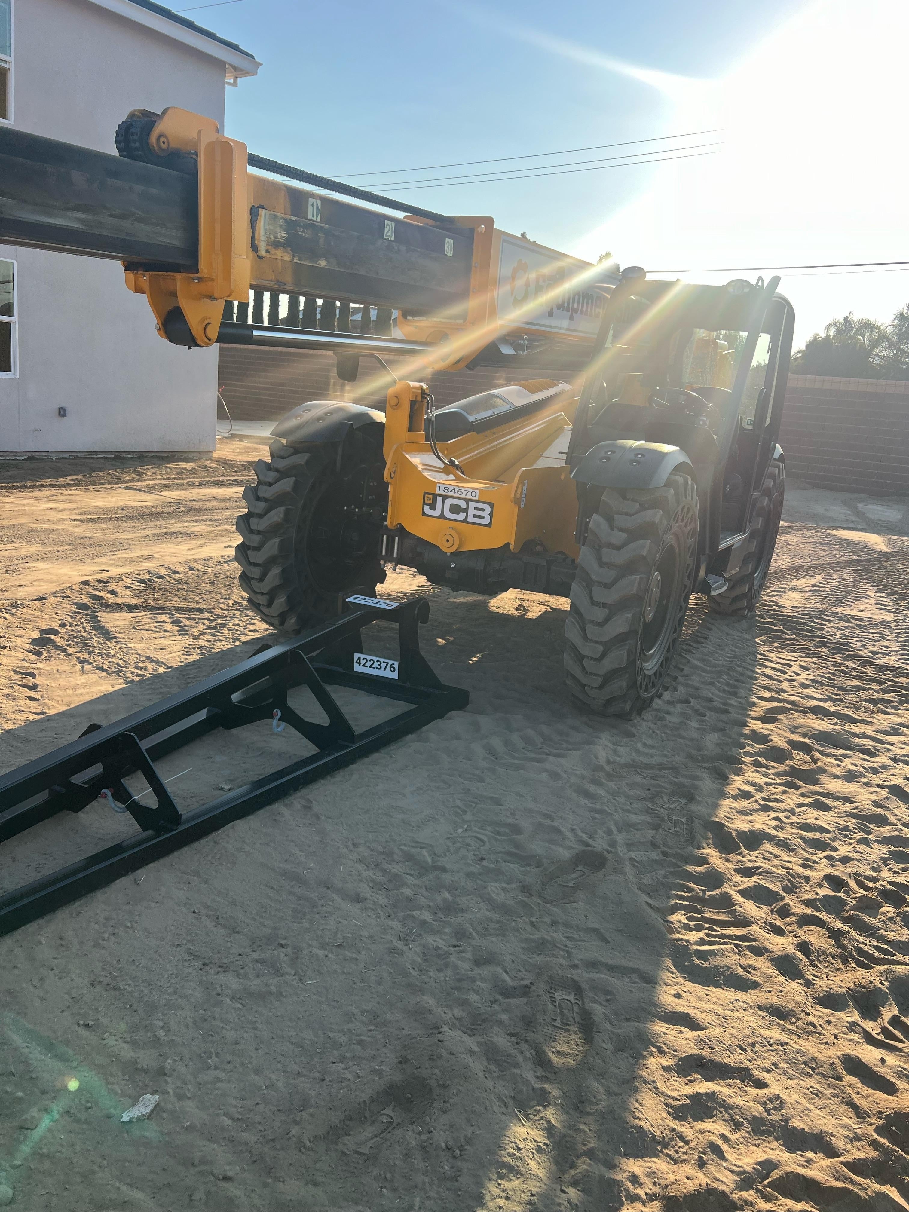 2024 JLG 100275853