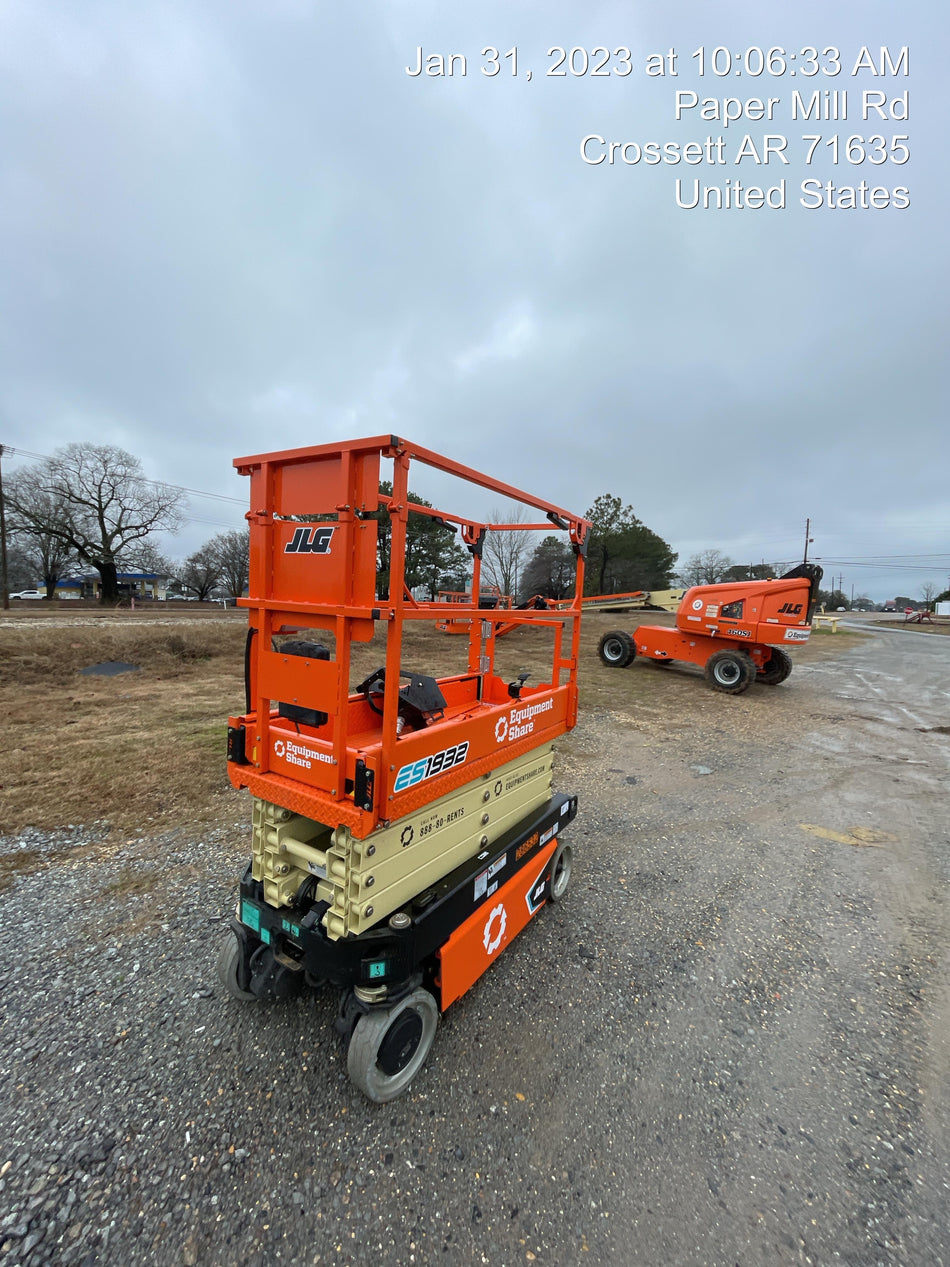 2022 JLG ES1932