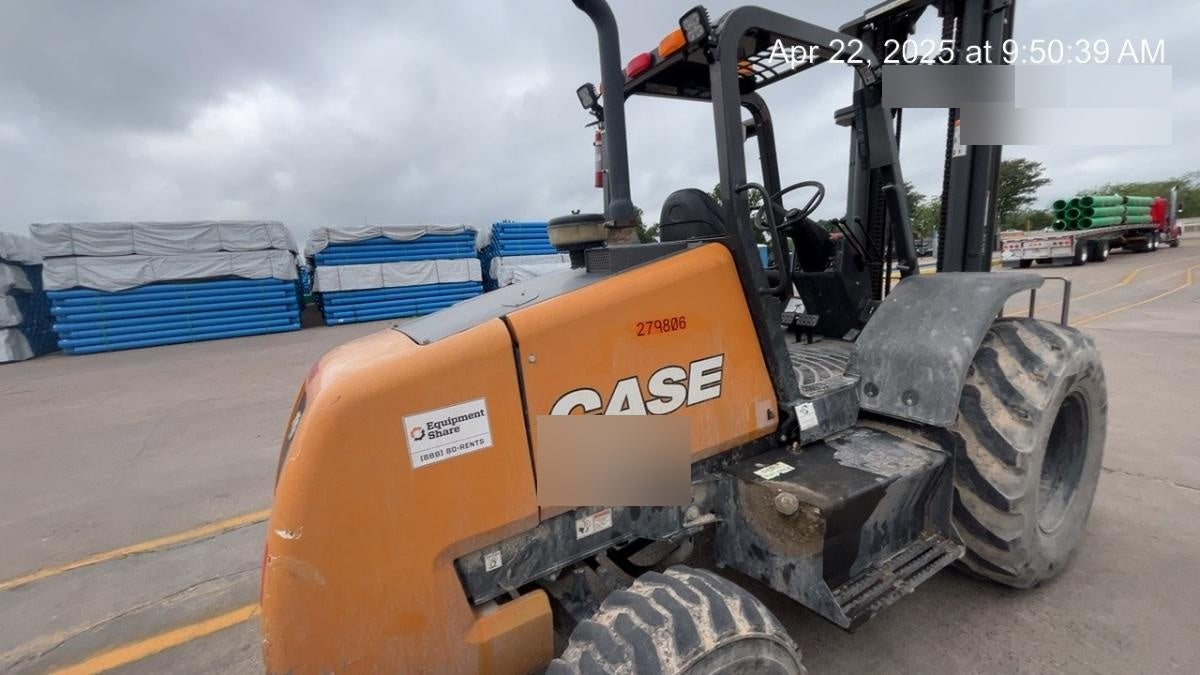 2023 CASE 588H