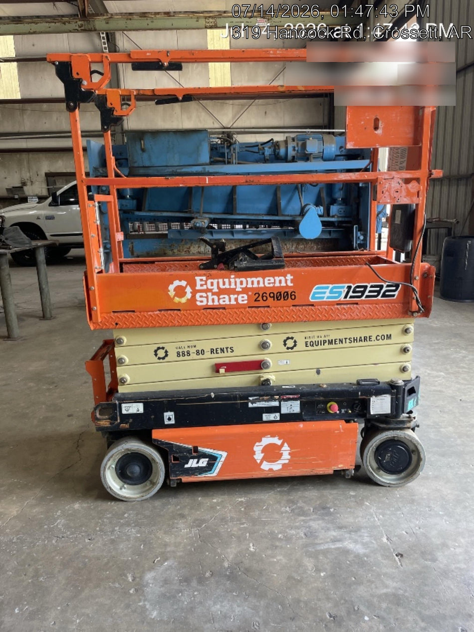 2022 JLG ES1932