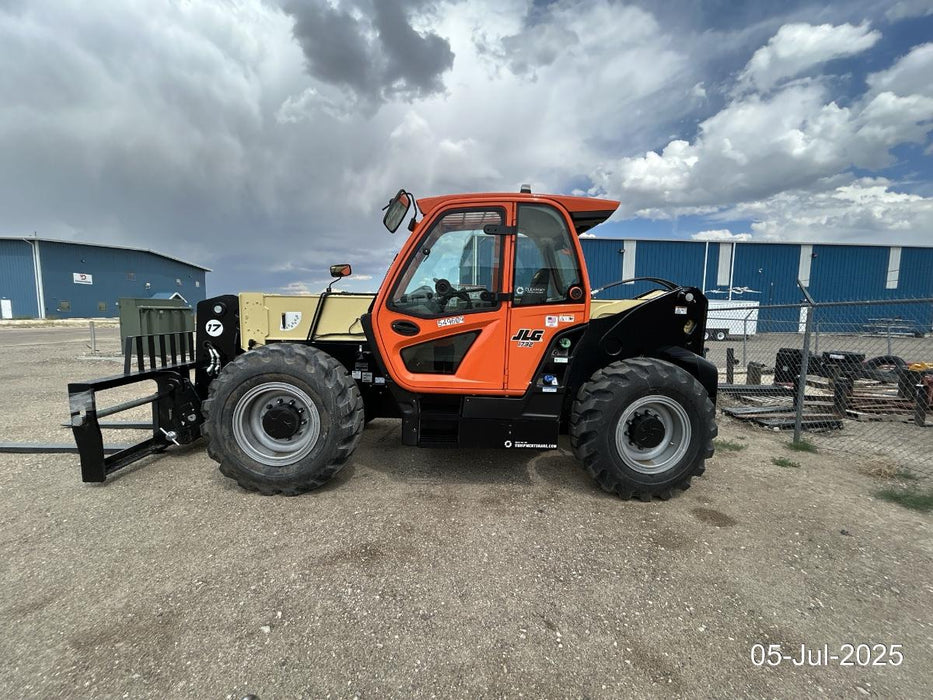 2025 JLG 1732