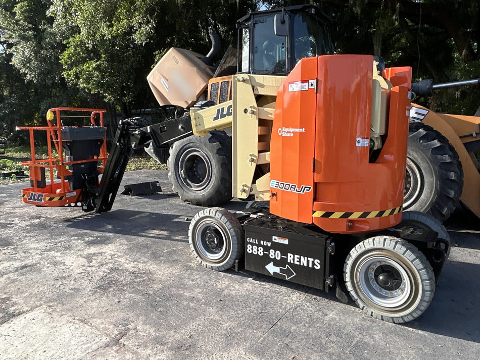 2025 JLG E300AJP