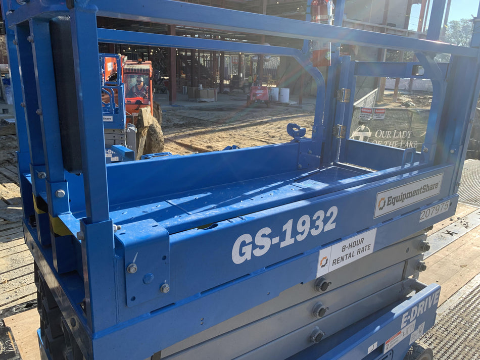 2022 GENIE GS-1932