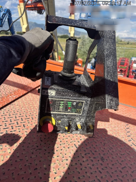 2022 JLG ES3246
