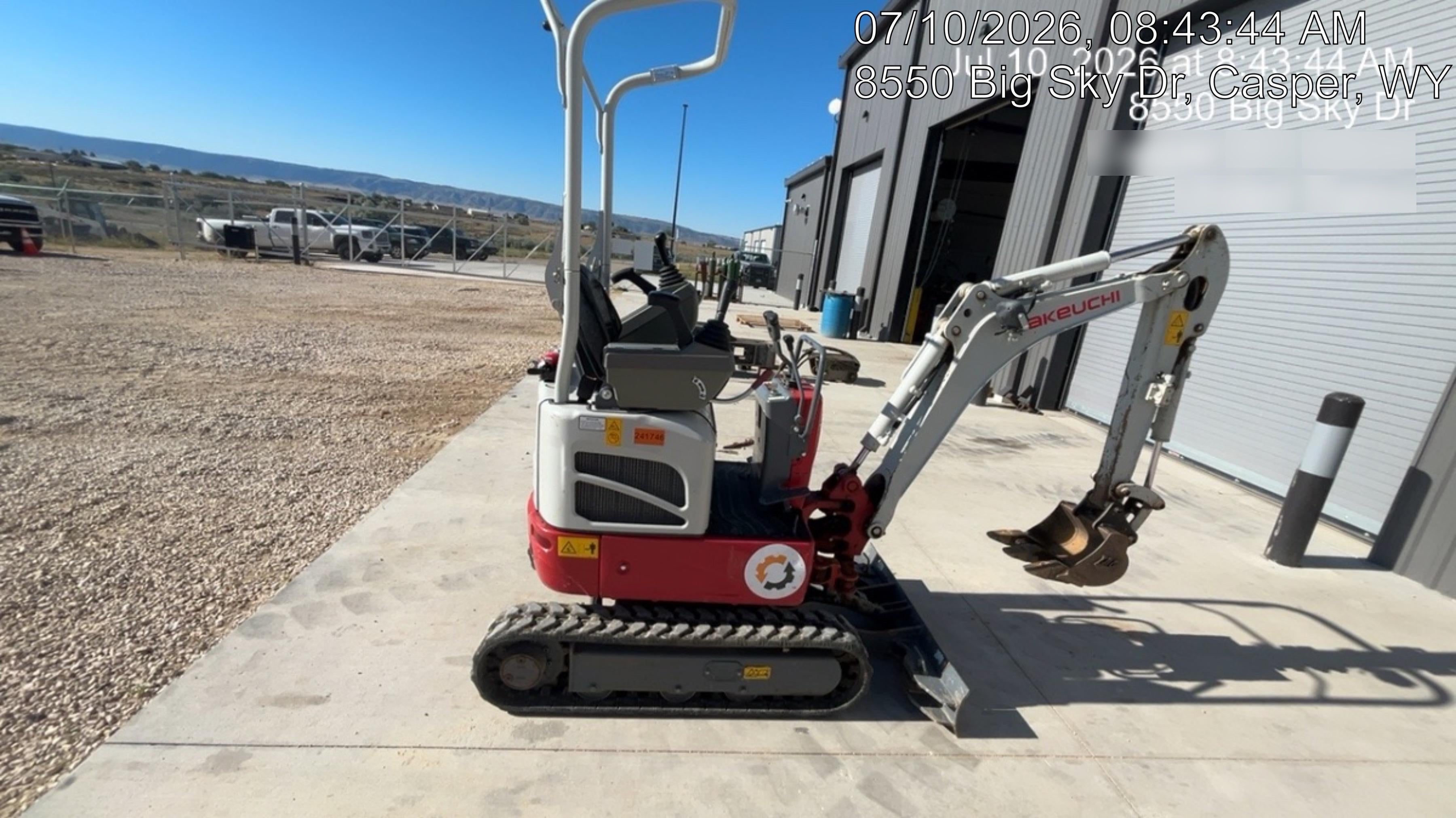 2022 TAKEUCHI TB210R