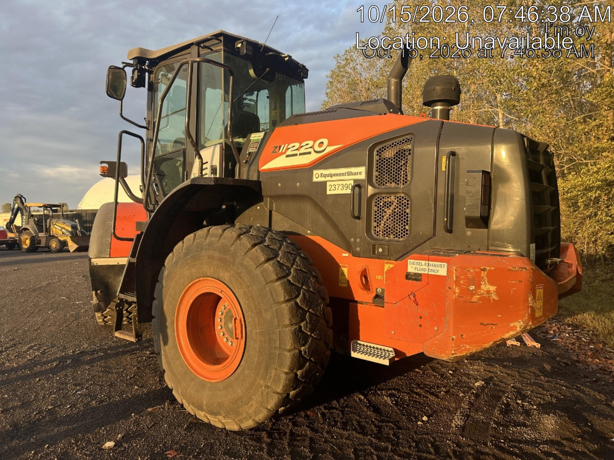 2022 HITACHI ZW220-6