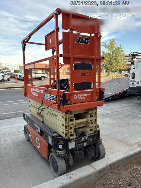 2022 JLG ES1932