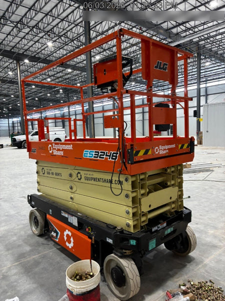 2022 JLG ES3246
