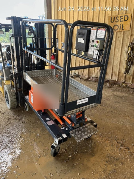 2023 JLG 1030P