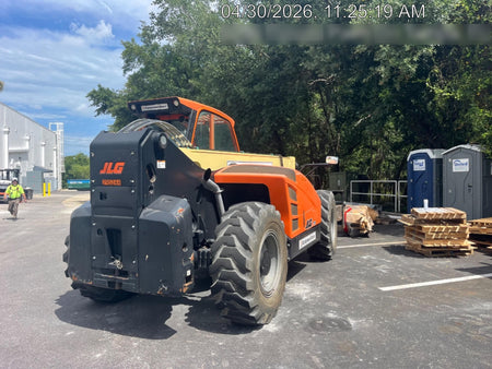 2023 JLG 1732