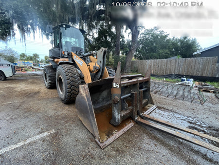 2018 Case 621G CLOSED CAB, 1 FUNCTION, JRB 416 STYLE HYD COUPLER