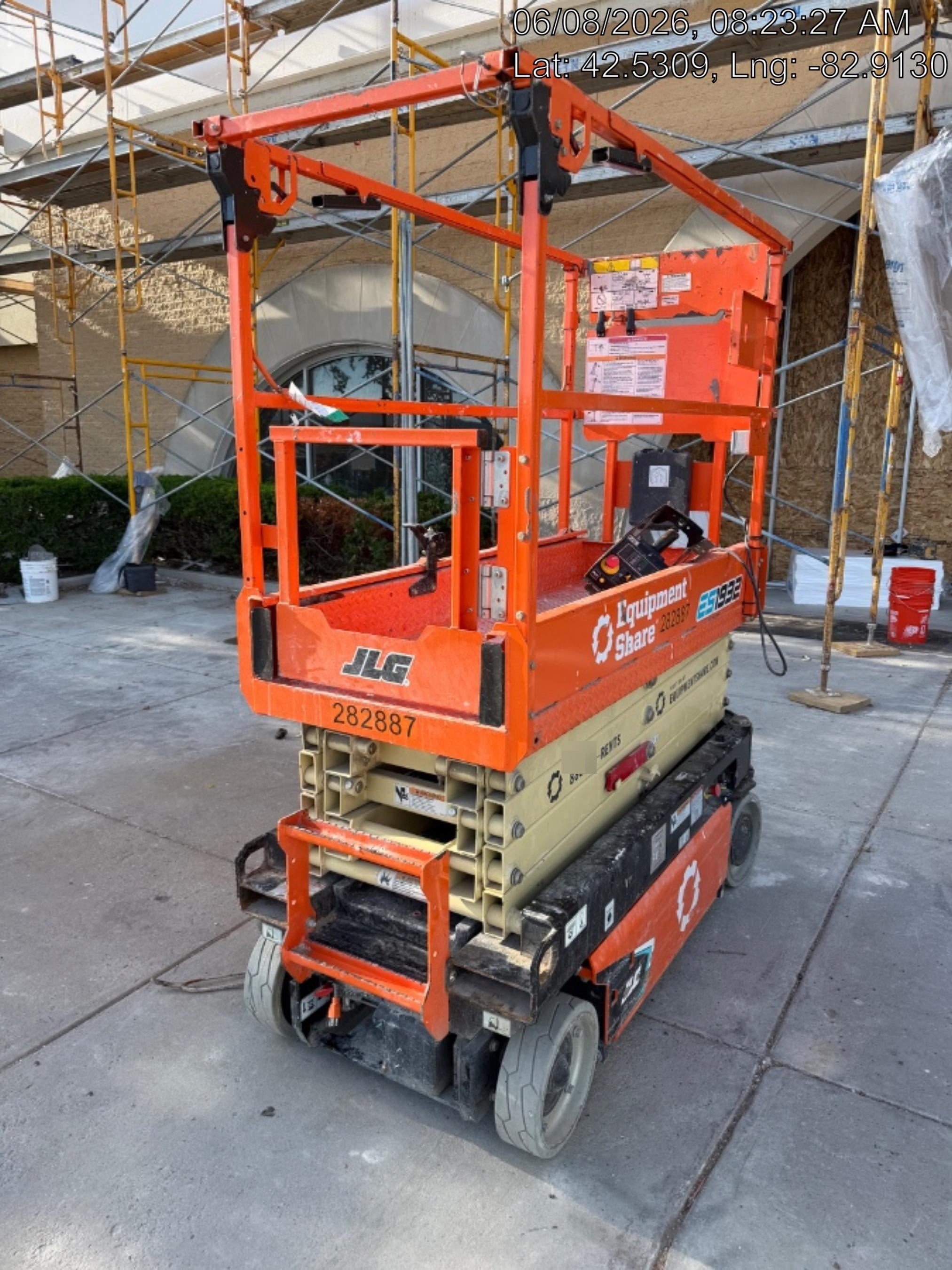 2025 JLG ES1932