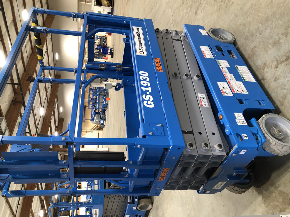 2020 Genie GS-1930 Solid Non Marking Tires, Beacon, Folding rails with half height swing gate, 800W Inverter
