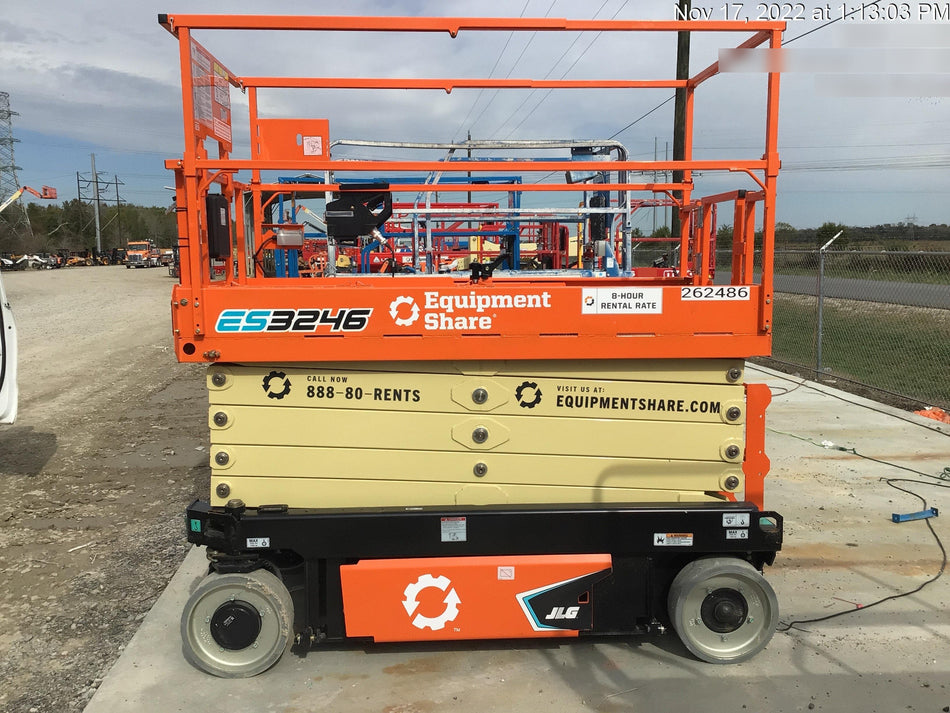 2022 JLG ES3246