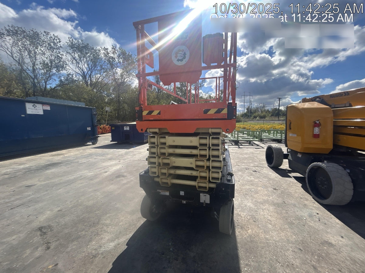2023 JLG R4045
