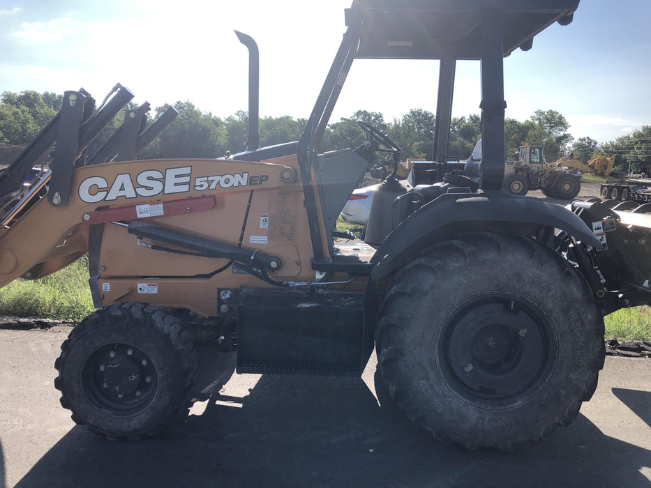 2019 Case 570N EP Canopy, 4WD, GP Front Bucket, Dual Tilt Cylinder, 84" Box Blade w/ Scarifier, Wheel Weights, Beacon