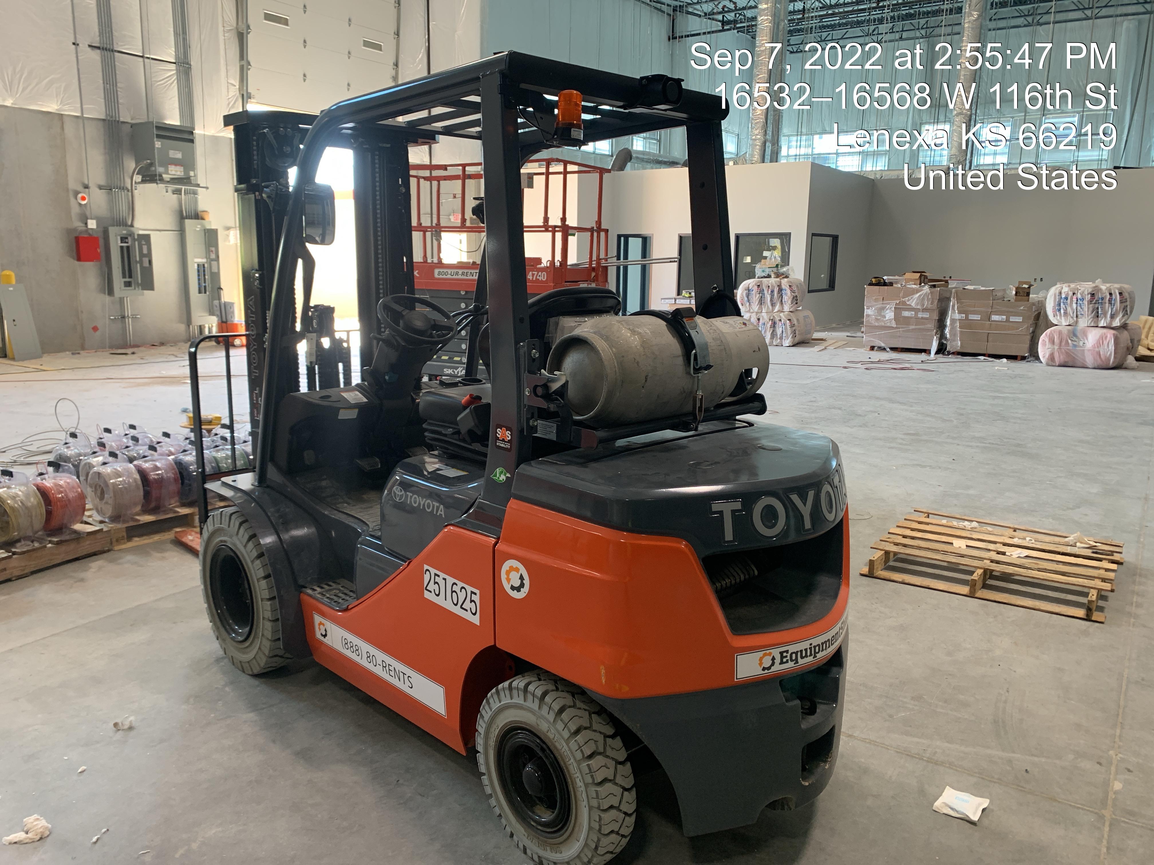 2022 TOYOTA 50-8FGU25
