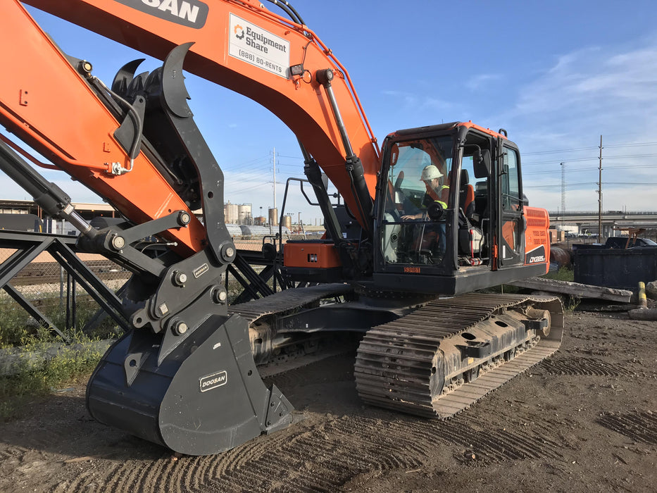 2019 DOOSAN DX225LC-5