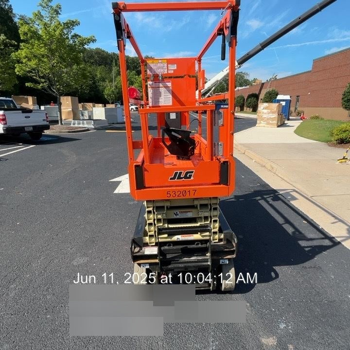 2025 JLG ES1932