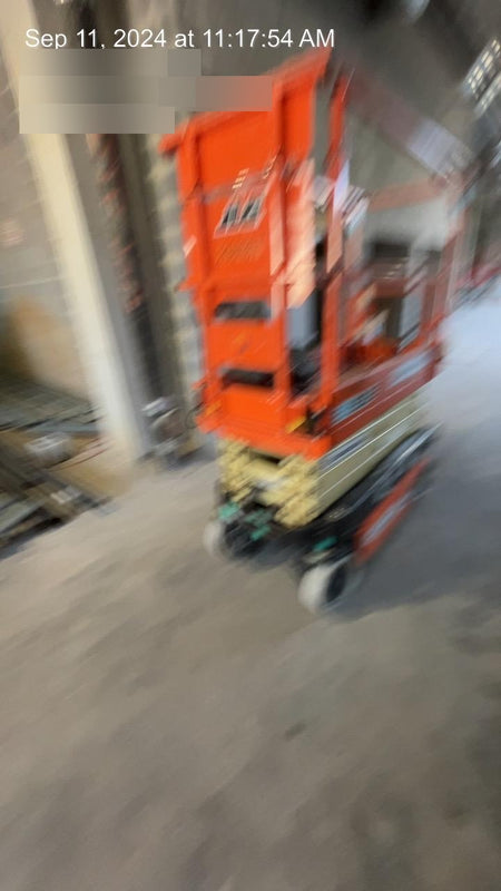 2022 JLG ES1932