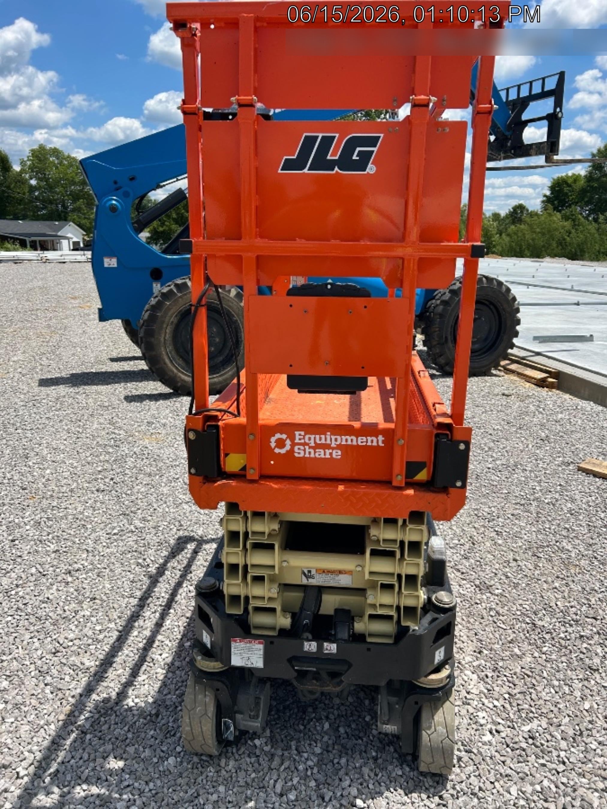 2025 JLG ES1932