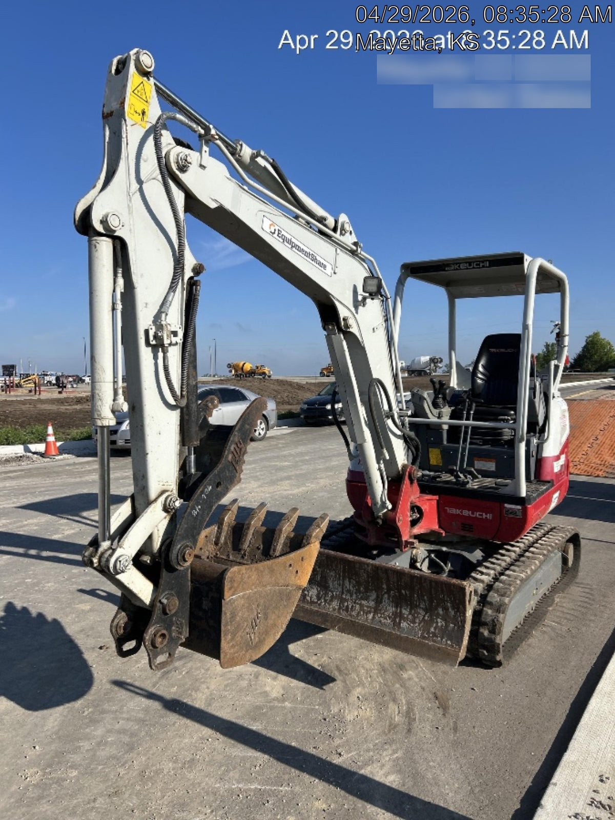2022 TAKEUCHI TB235-2R