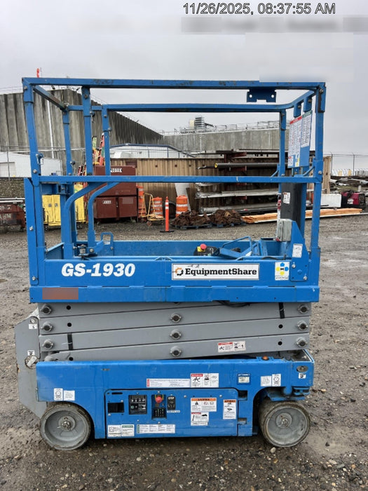 2020 Genie GS-1930 Solid Non Marking Tires, Beacon, Folding rails with half height swing gate, 800W Inverter