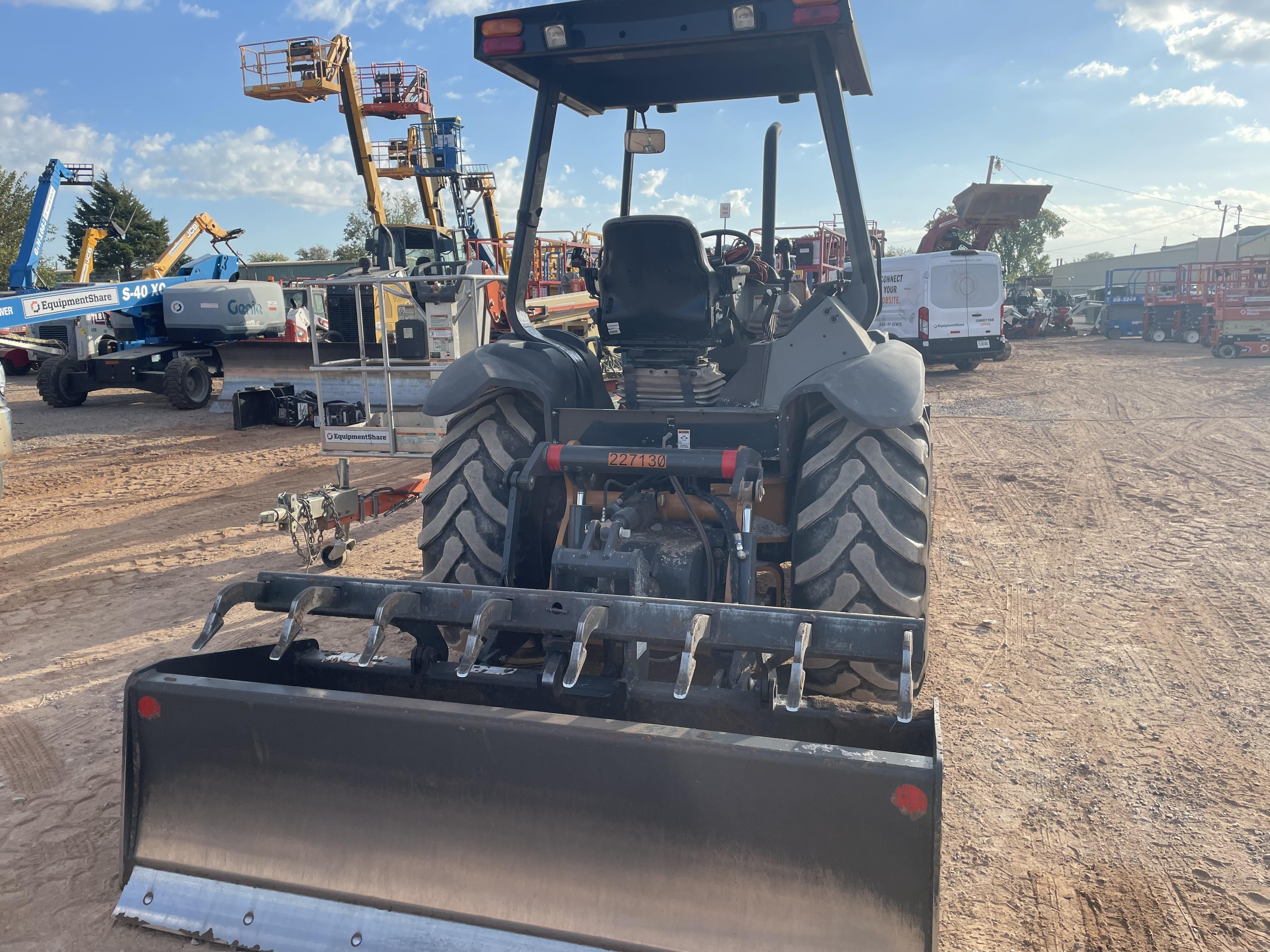 2022 CASE 570N EP