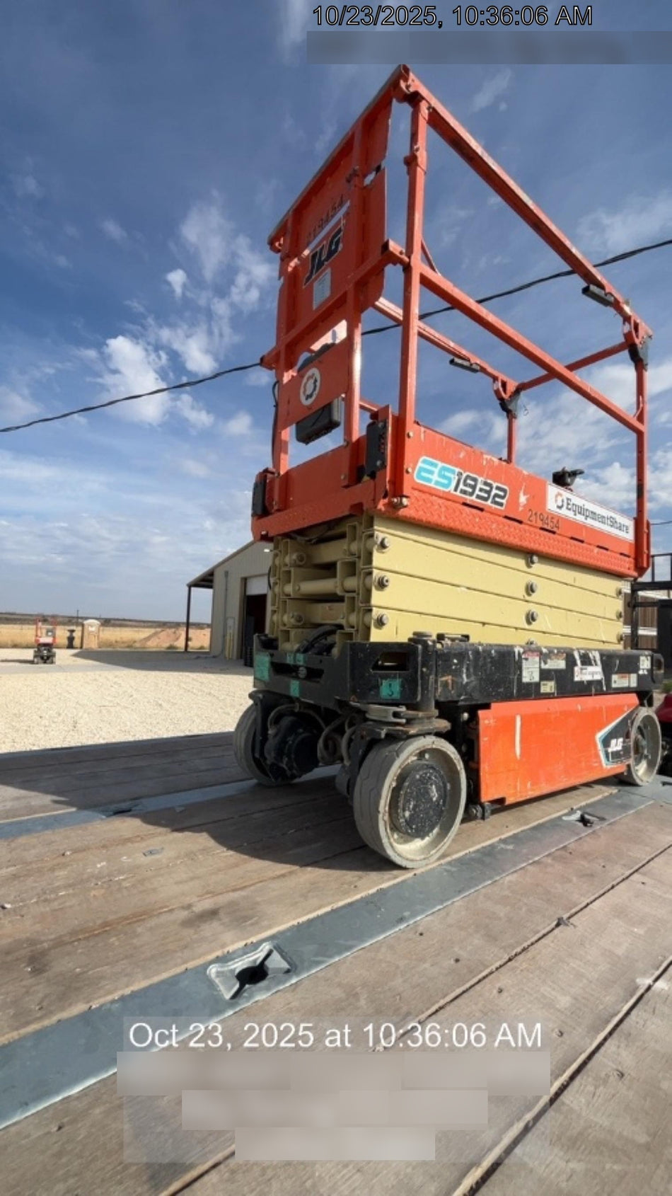 2022 JLG ES1932