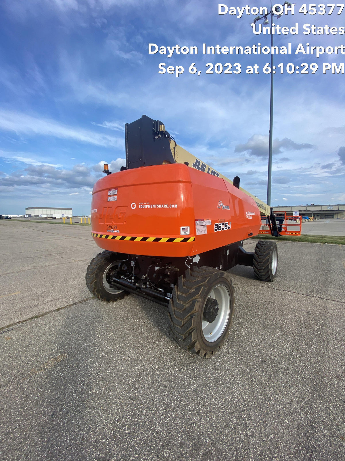 2023 JLG 860SJ