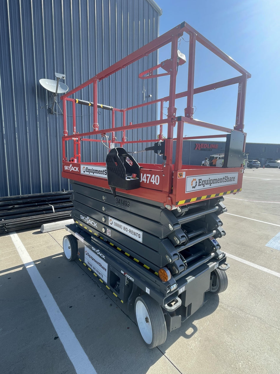 2023 SKYJACK SJ4740