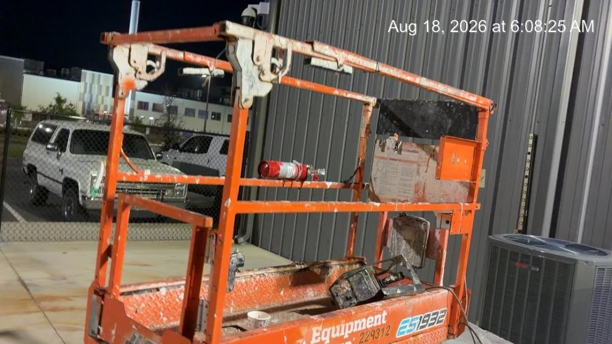 2022 JLG ES1932