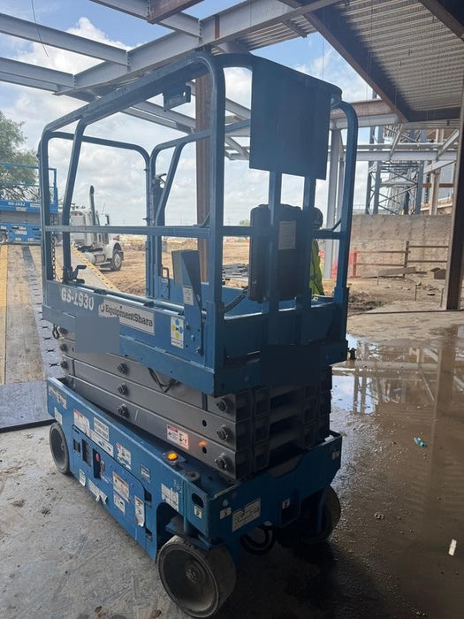 2019 Genie GS-1930 Fixed Rails with Chain Entry