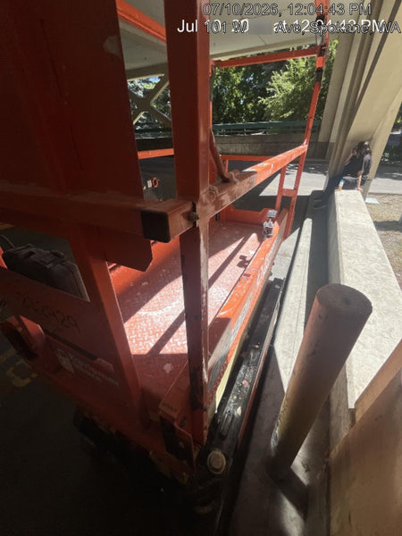 2022 JLG ES1932