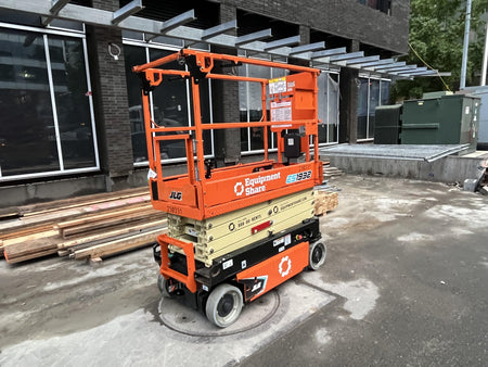 2022 JLG ES1932